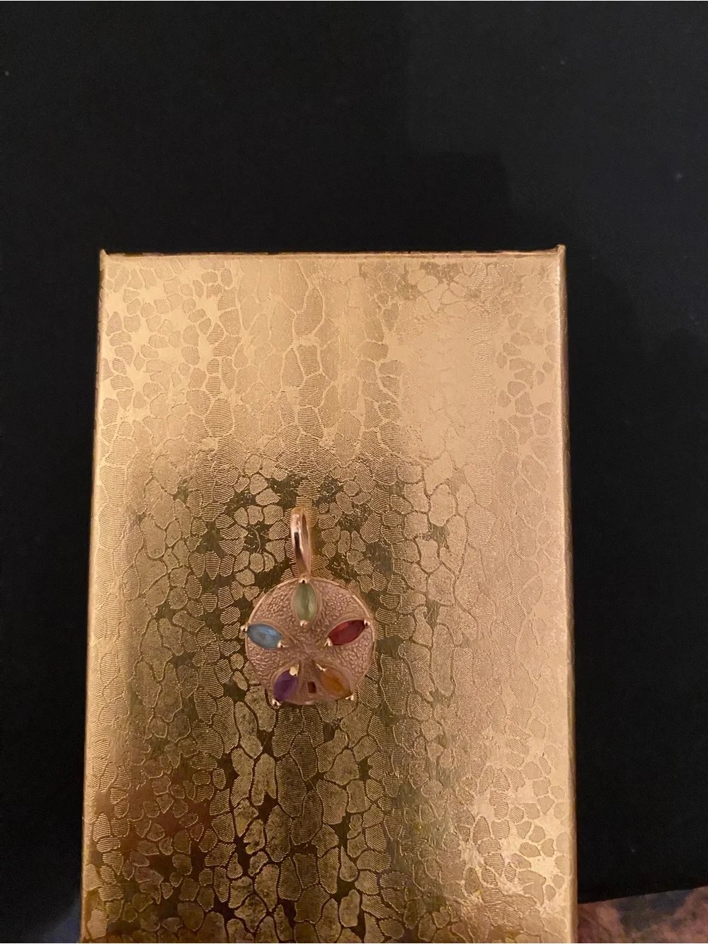 Michael Anthony Design Gold sand Dollar multicolor Gemstones pendant